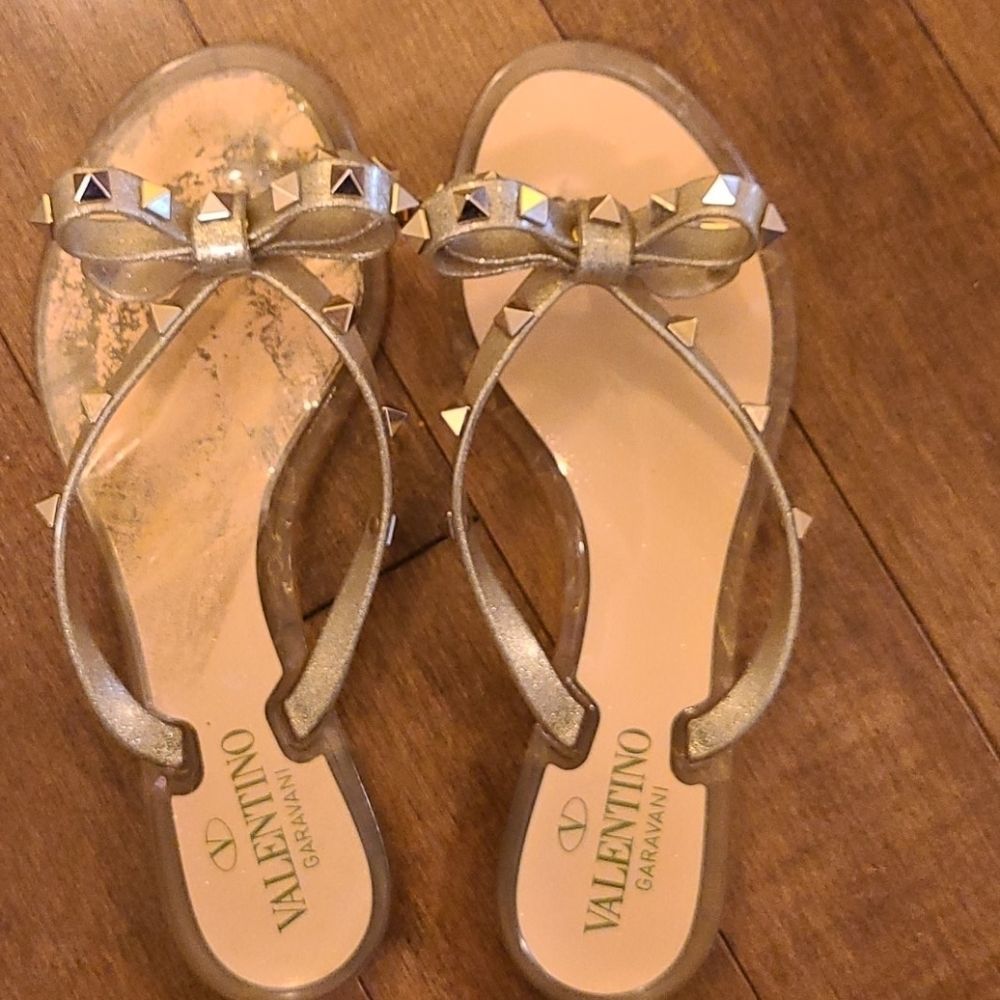 Valentino jelly flip flops 100% Authentic in Gold